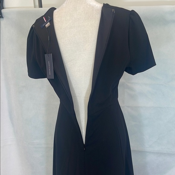 Elegant Black Midi Dress - Picture 5 of 8